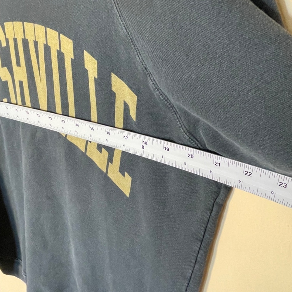 Nashville Women's Black obersized Pull OverSweater - Picture 5 of 9